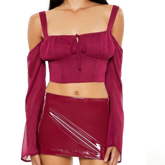 Forever 21 Tops - NWT Forever 21 Open Shoulder Crop Top